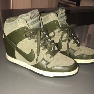 Nike Women’s Dunk Sky Hi Wedge Sneaker